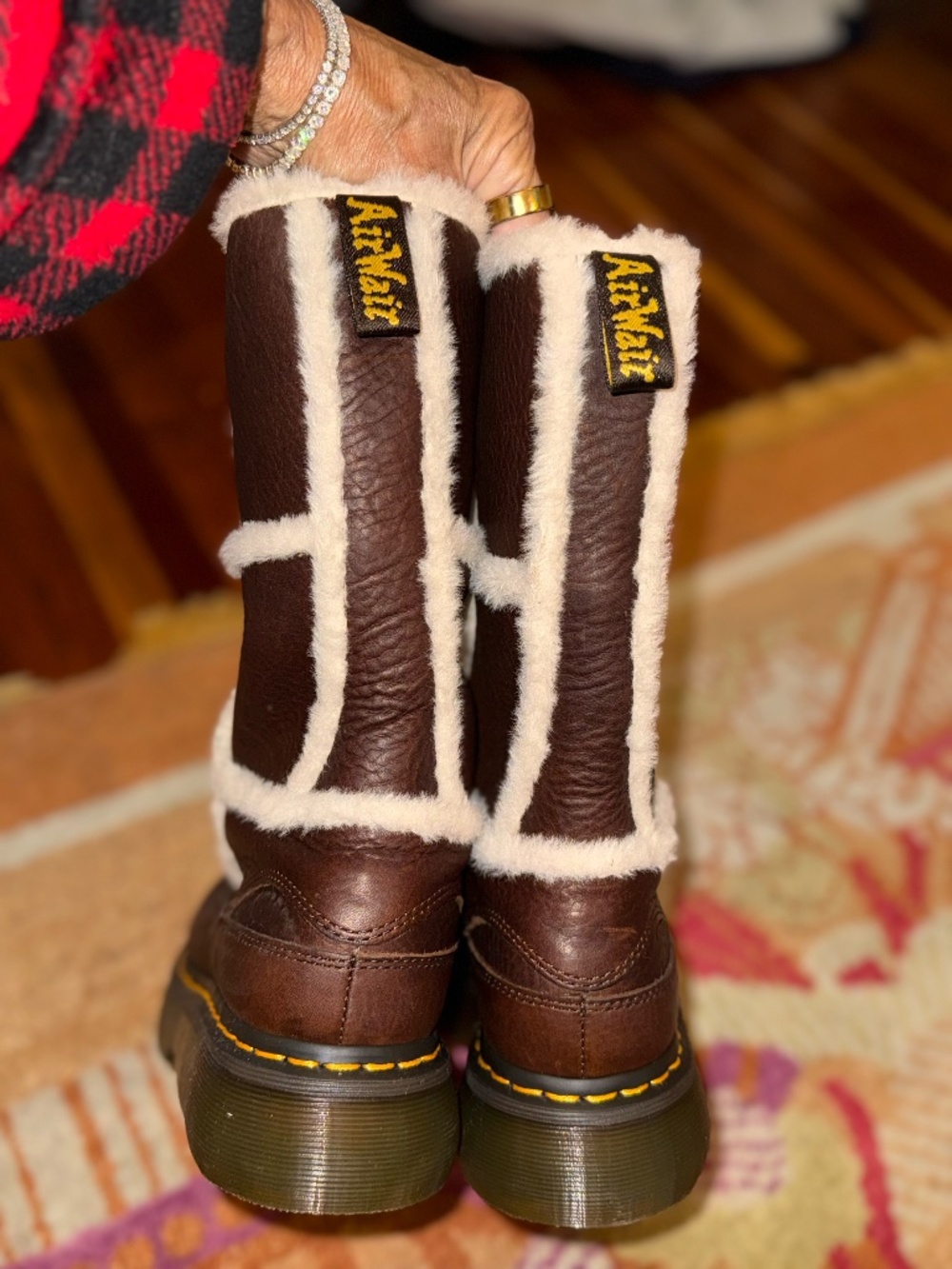 Dr. Martens size 8 faux fur lined Buzz lace up boots brown - Picture 6 of 7